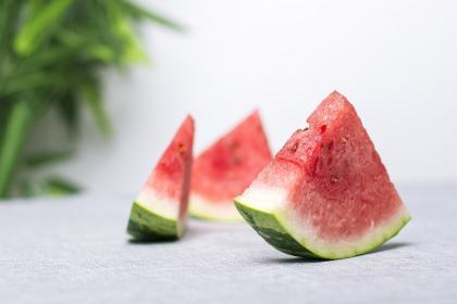 梦到别人给你瓜吃,瓜香四溢的神秘馈赠